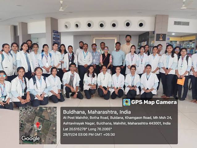 Students and faculty gathered during an academic visit